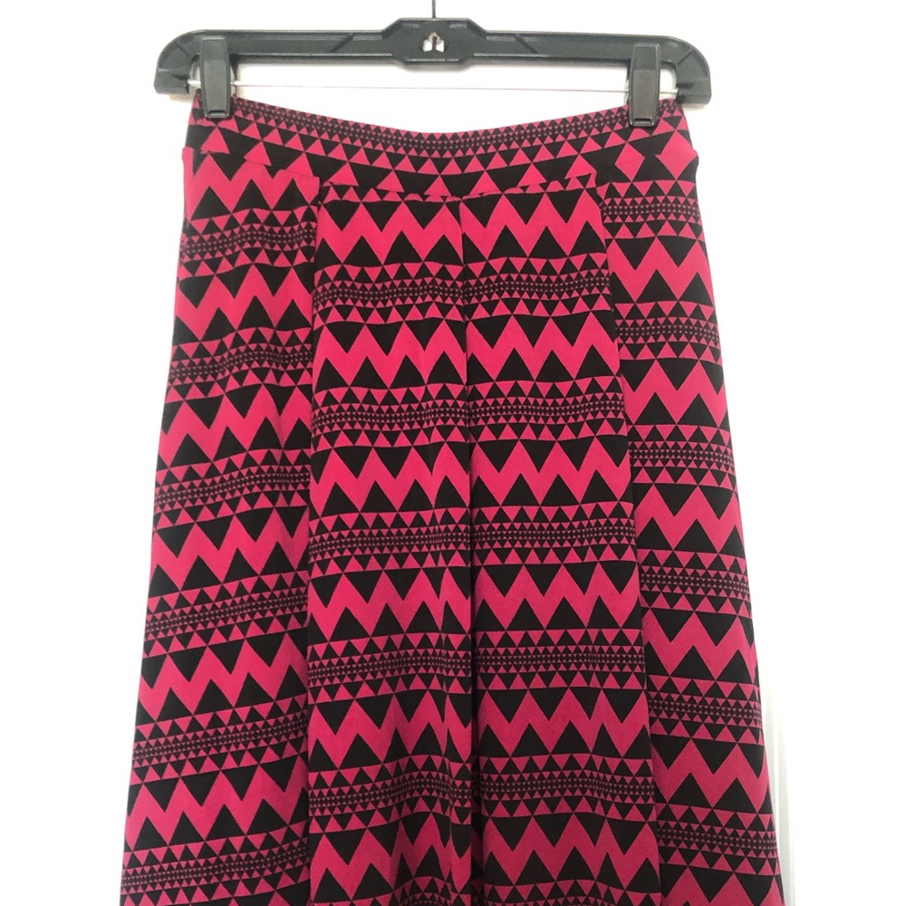 ⭐️LuLaRoe Madison skirt XS